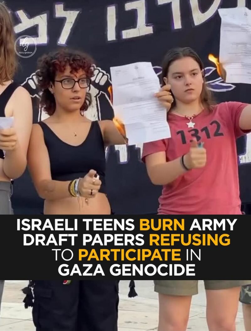 Video Shows Israeli Teens Burning Draft Papers in Protest Against Gaza War